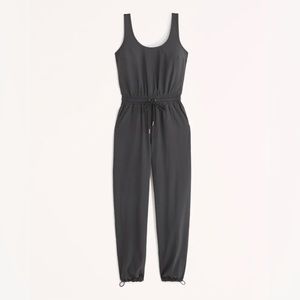NWT Abercrombie & Fitch Traveler Jumpsuit Women’s Large in Black